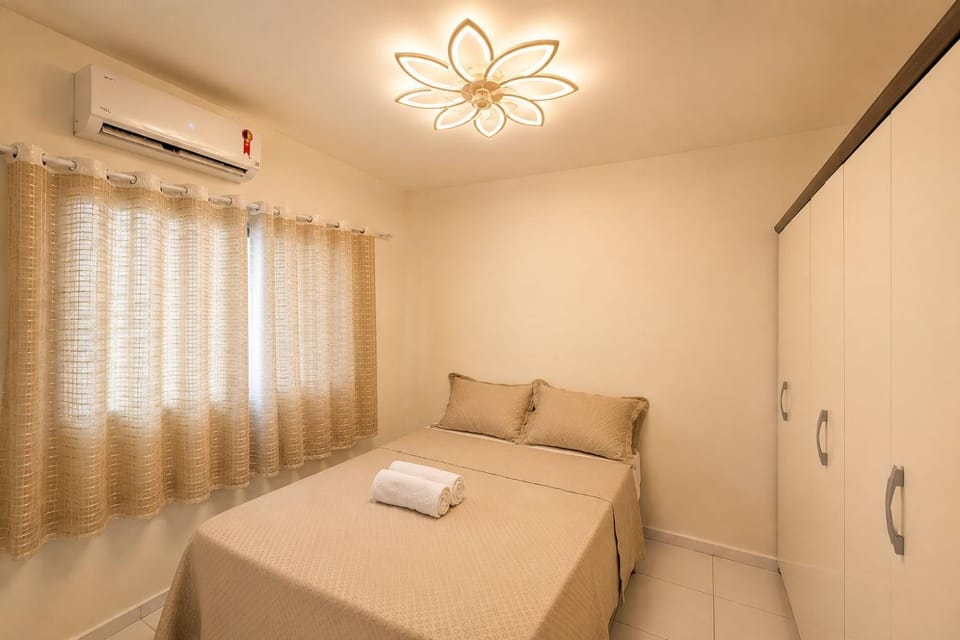 Flat com Piscina Guarajuba 2 Quartos 100m da Praia Apartment in State of Bahia
