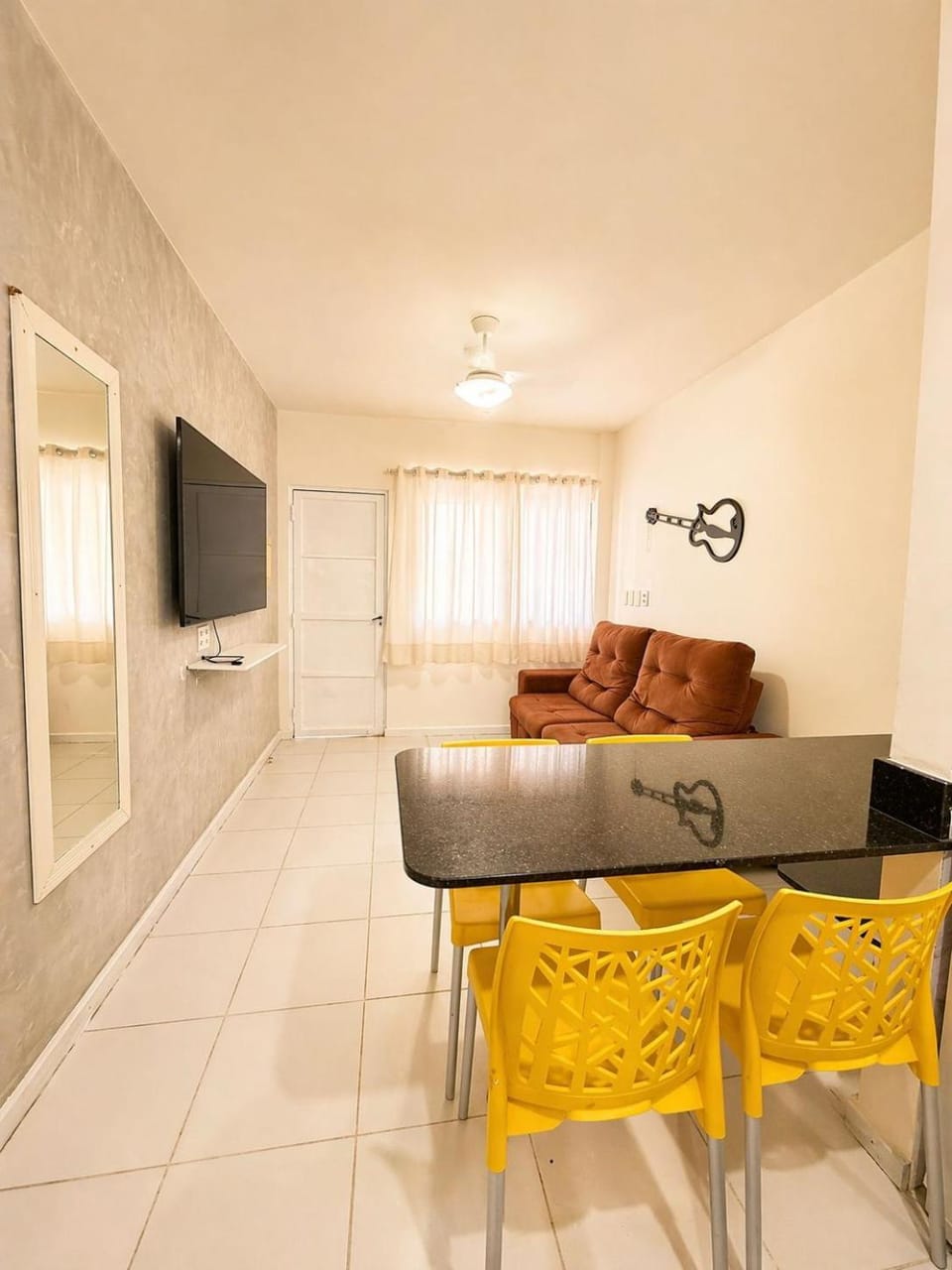Flat com Piscina Guarajuba 2 Quartos 100m da Praia Apartment in State of Bahia
