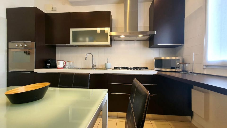 dishwasher, microwave, oven, kitchen