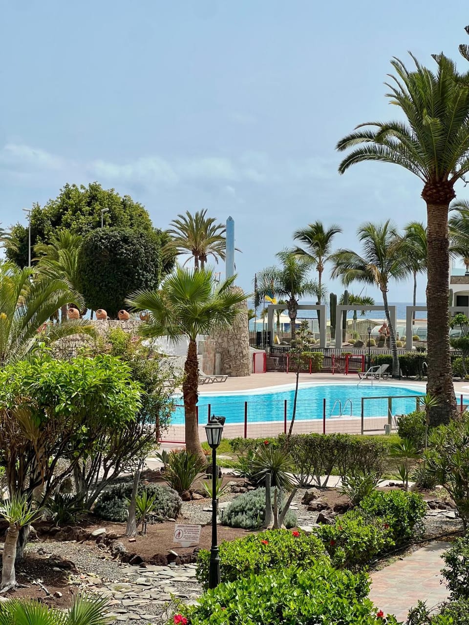 Cozy Garden by the Beach Apartment in Comarca Sur