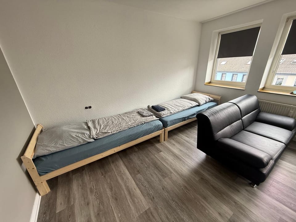 EMAS 1 Wohnung mit 2 Einzelbetten, Küche, WLAN, TV Apartment in Krefeld
