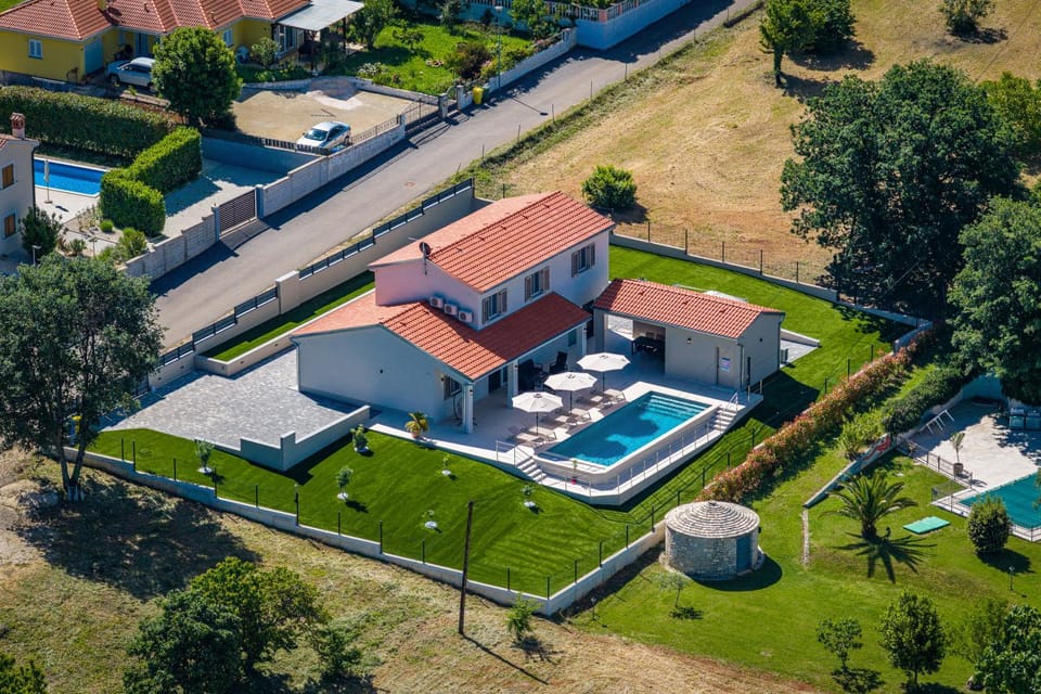 Property building, Bird's eye view