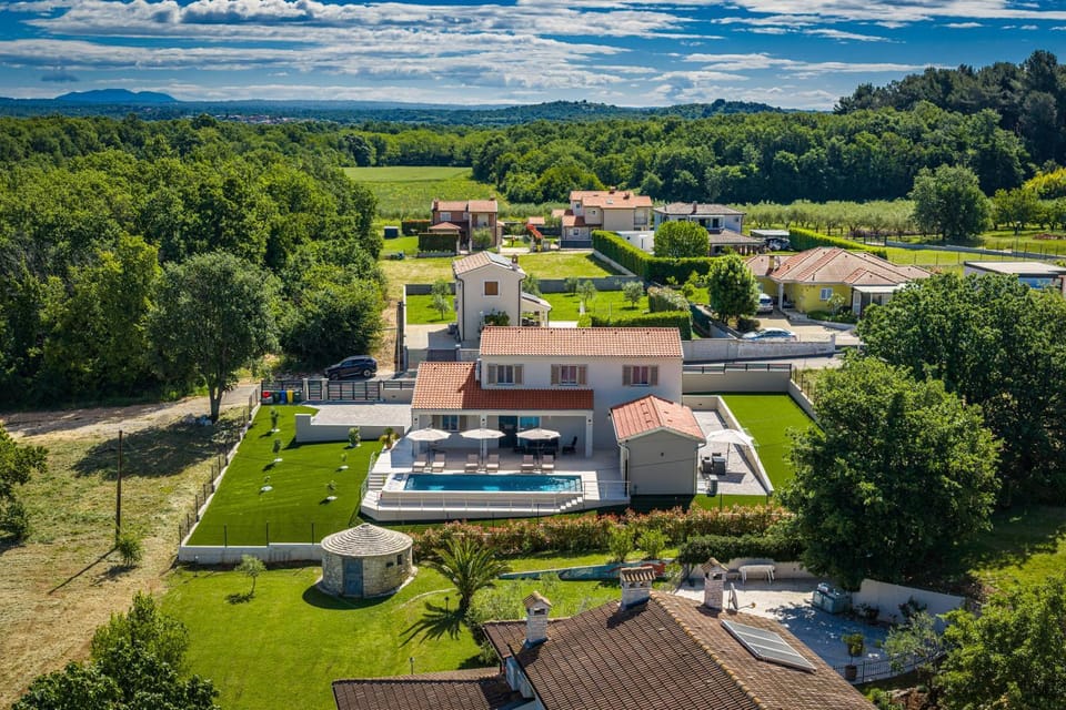 Property building, Bird's eye view