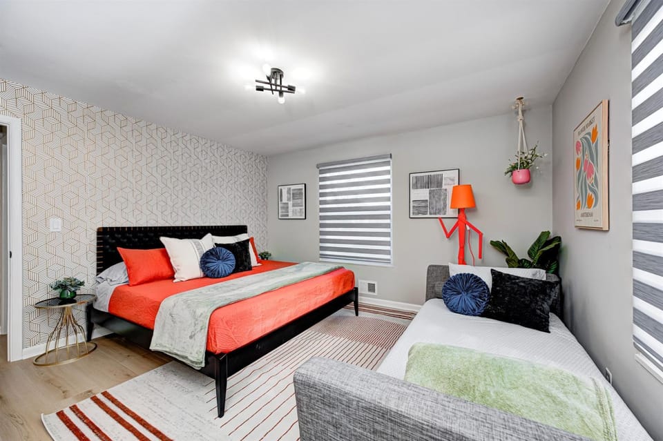 Bed, Photo of the whole room, Bedroom