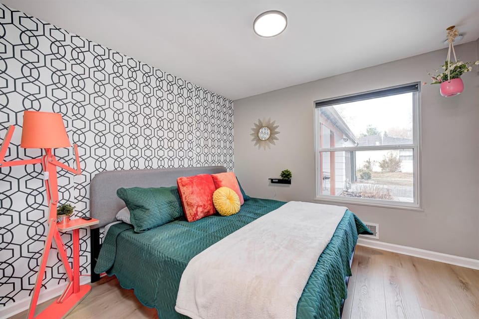 Bed, Photo of the whole room, Bedroom