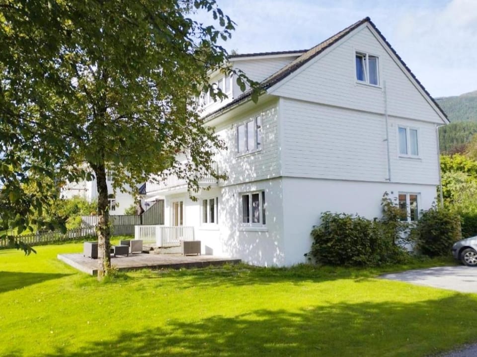 Women Only - Guestroom in centre of Førde town Vacation rental in Vestland