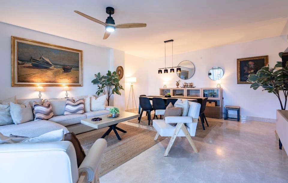 Living room, Seating area, Dining area
