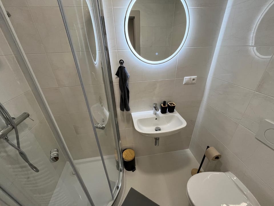 Shower, Toilet, Bathroom