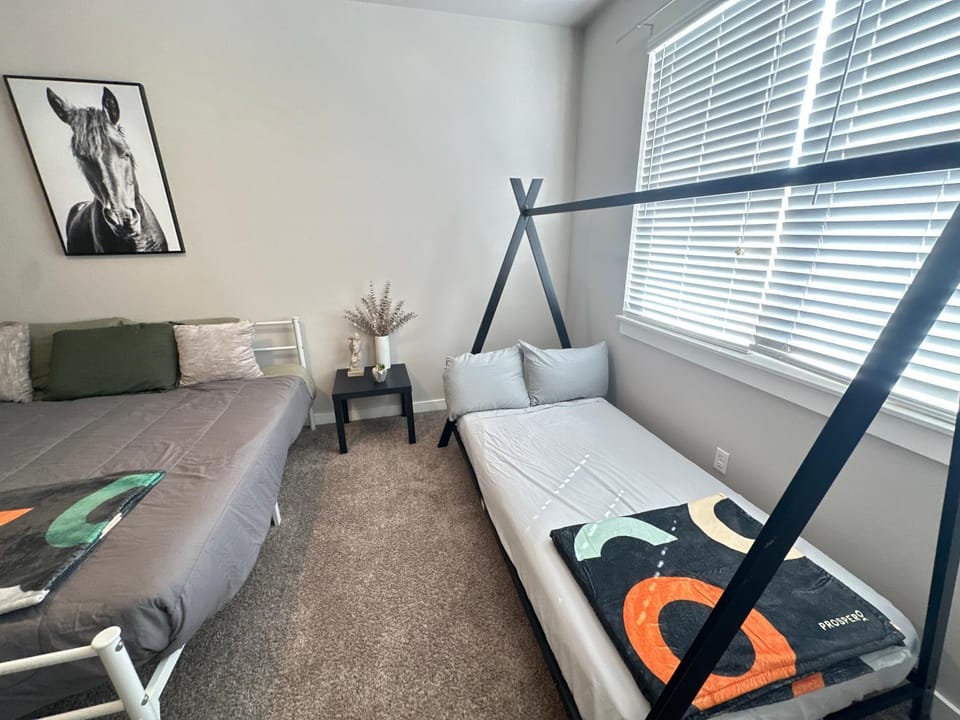 Spacious Family Townhouse House in Edmond