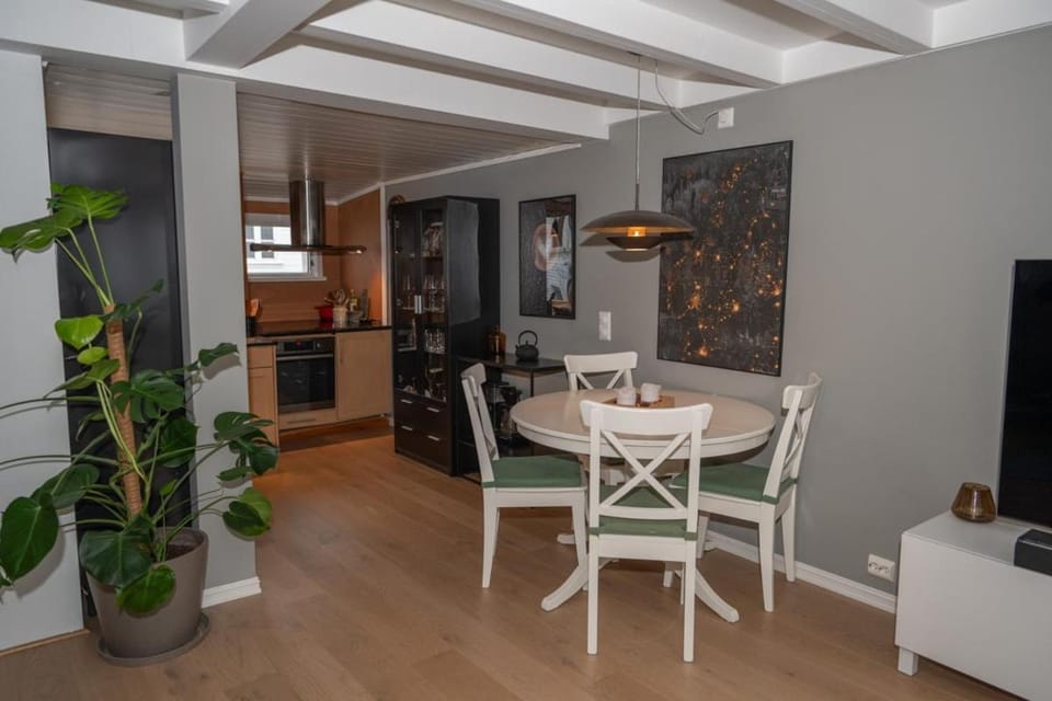 Classic Stavanger Townhouse, Garden, Spacious House in Stavanger