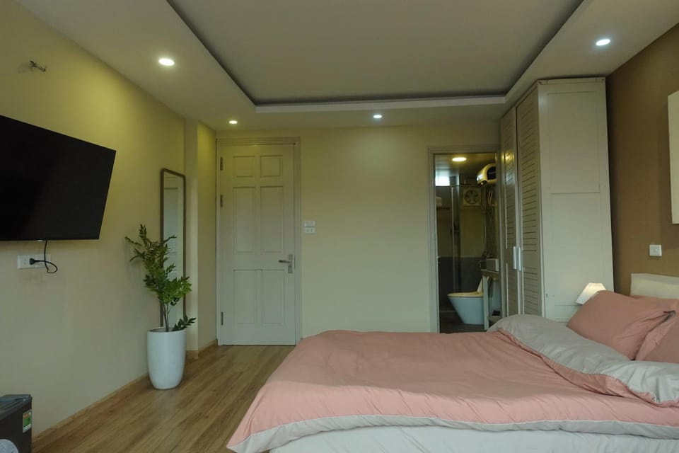 Bed, TV and multimedia, Photo of the whole room, Bedroom, wardrobe