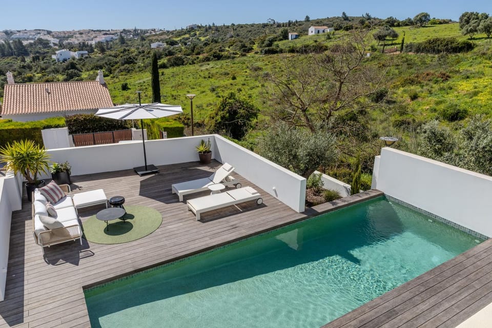 Villa Brisa Pool & Ocean View -Salema Villa in Faro District