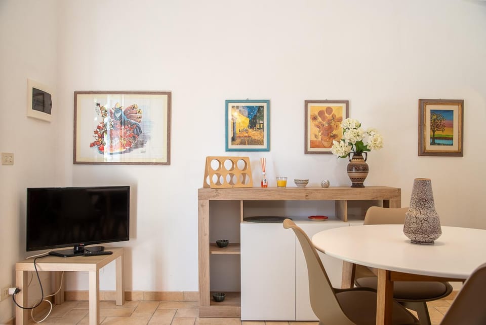 TV and multimedia, Dining area