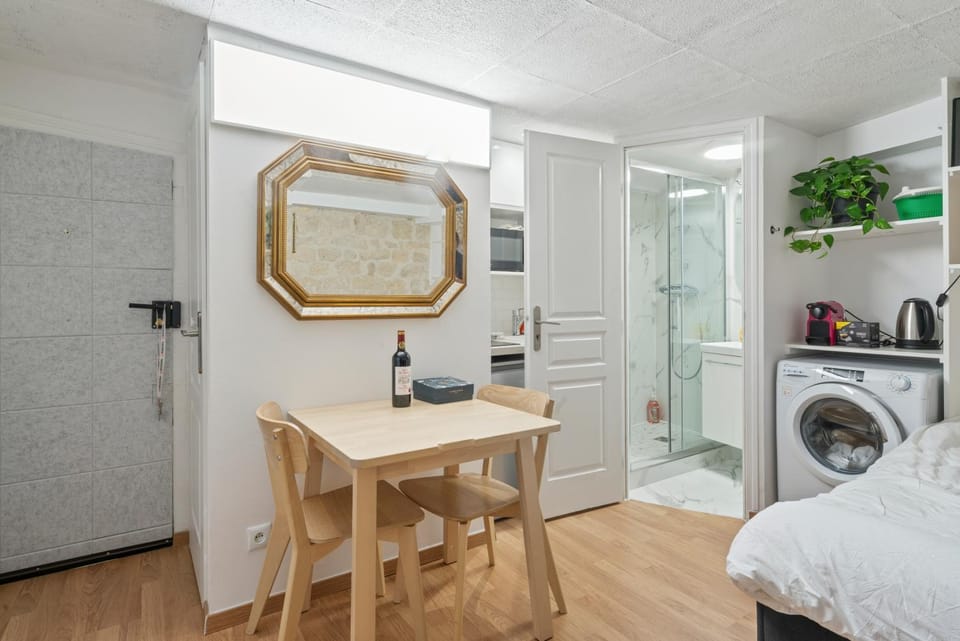 Charming Studio Louvre Apartment in Paris