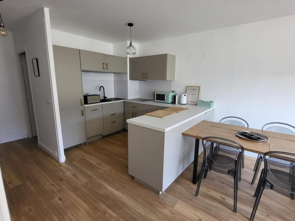 Charmant T2 avec terrasse et parking centre Vannes Apartment in Vannes