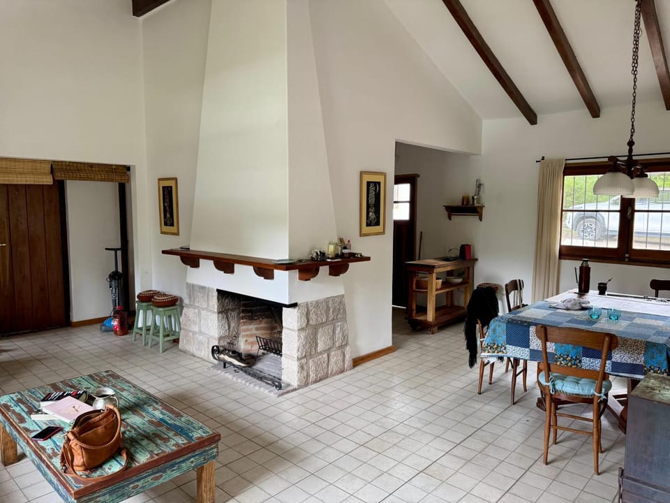 Living room, Seating area, Dining area, fireplace