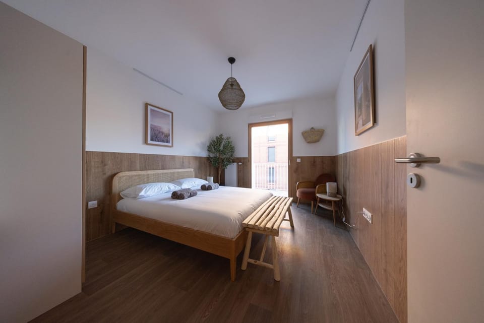 Bed, Photo of the whole room, Bedroom, wardrobe