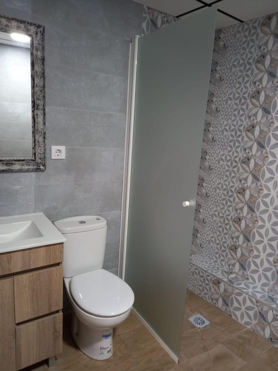 Shower, Toilet, Bathroom