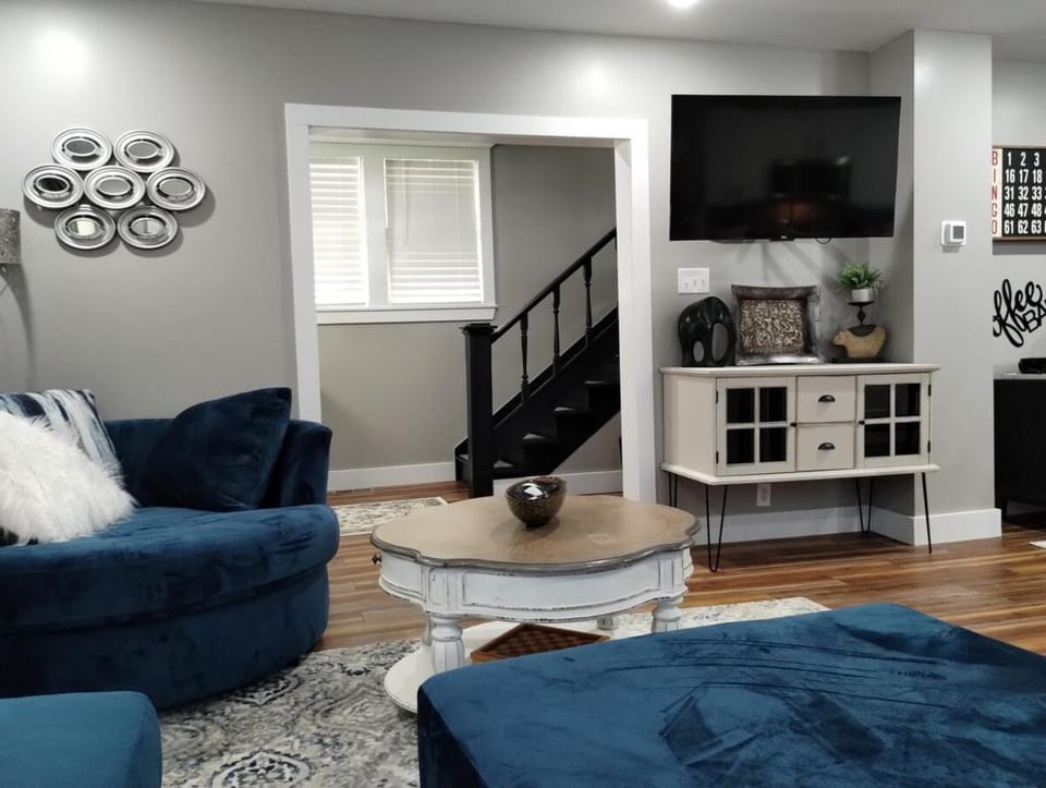 TV and multimedia, Living room, minibar