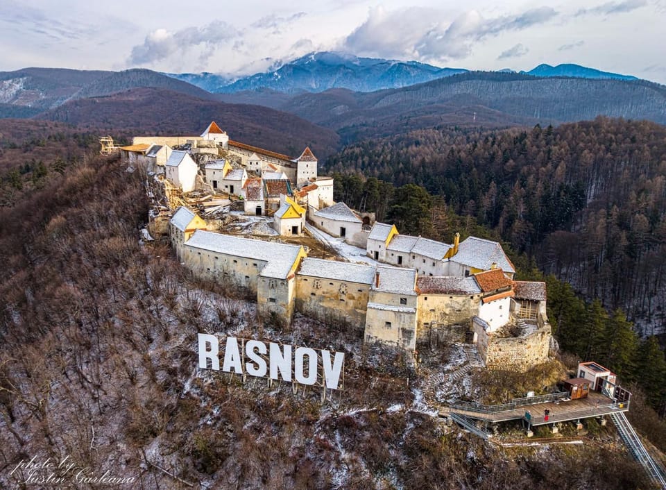 Mountain View Apartment&Parking Apartment in Brașov County