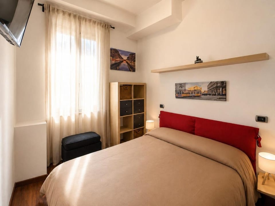 TV and multimedia, Photo of the whole room, Bedroom