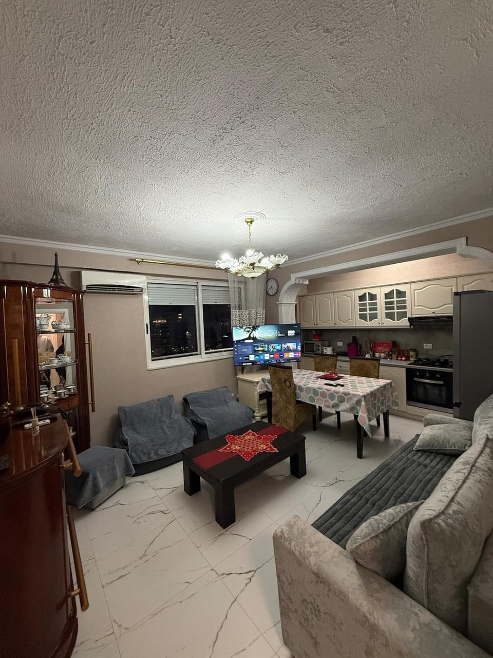 TV and multimedia, Kitchen or kitchenette, Living room, Seating area, Dining area, Evening entertainment