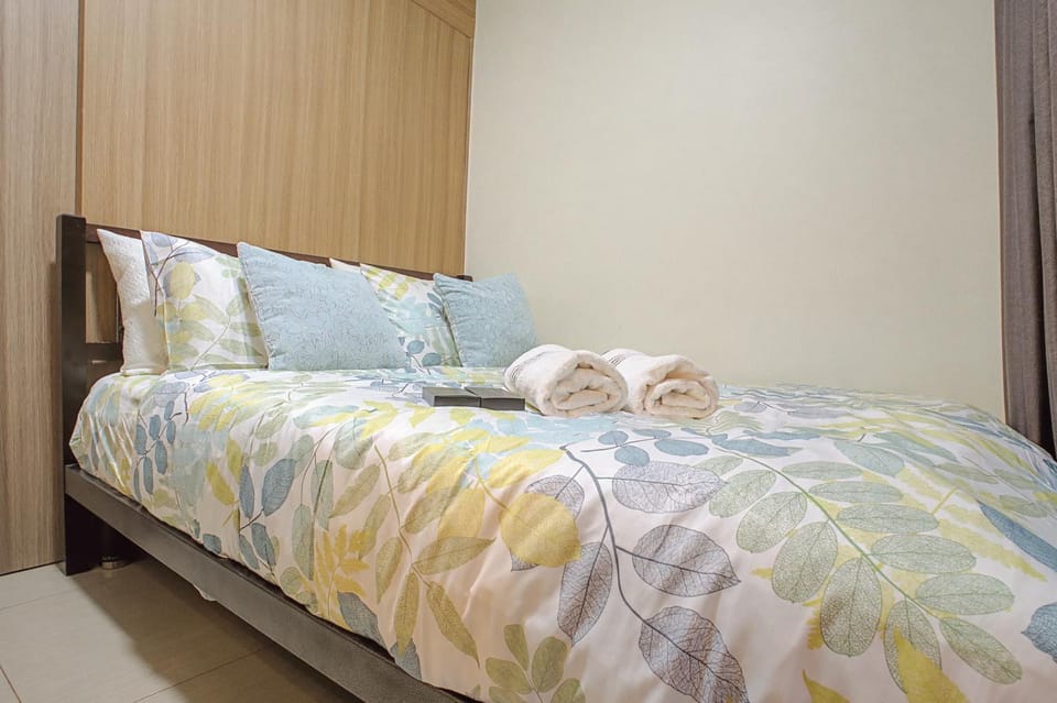 Relaxing 1BR Balcony with Pool View Plus Free Parking Apartment hotel in Pasay