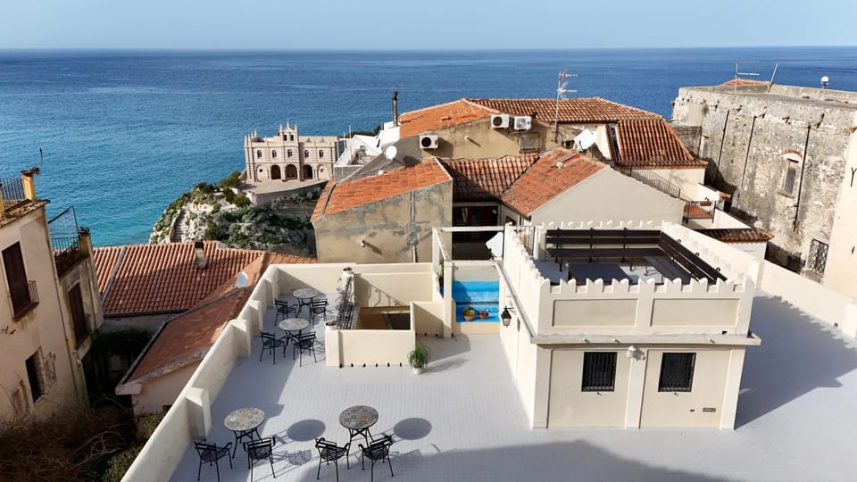 Property building, Nearby landmark, Natural landscape, Bird's eye view, View (from property/room), Balcony/Terrace, Sea view