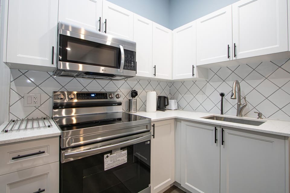 Kitchen or kitchenette, dishwasher, minibar, oven, pet friendly, stove, toaster