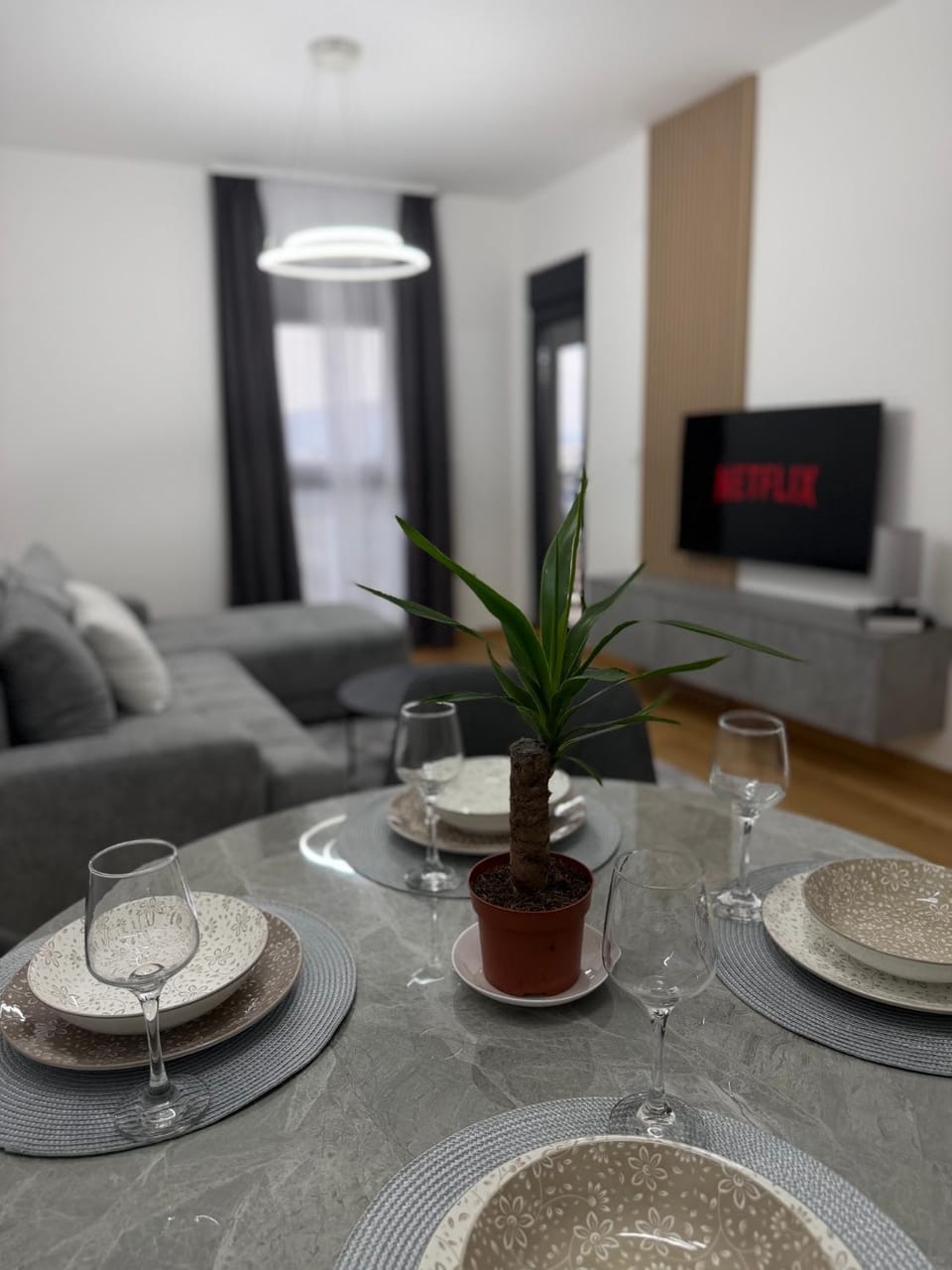 Communal lounge/ TV room, TV and multimedia, Dining area