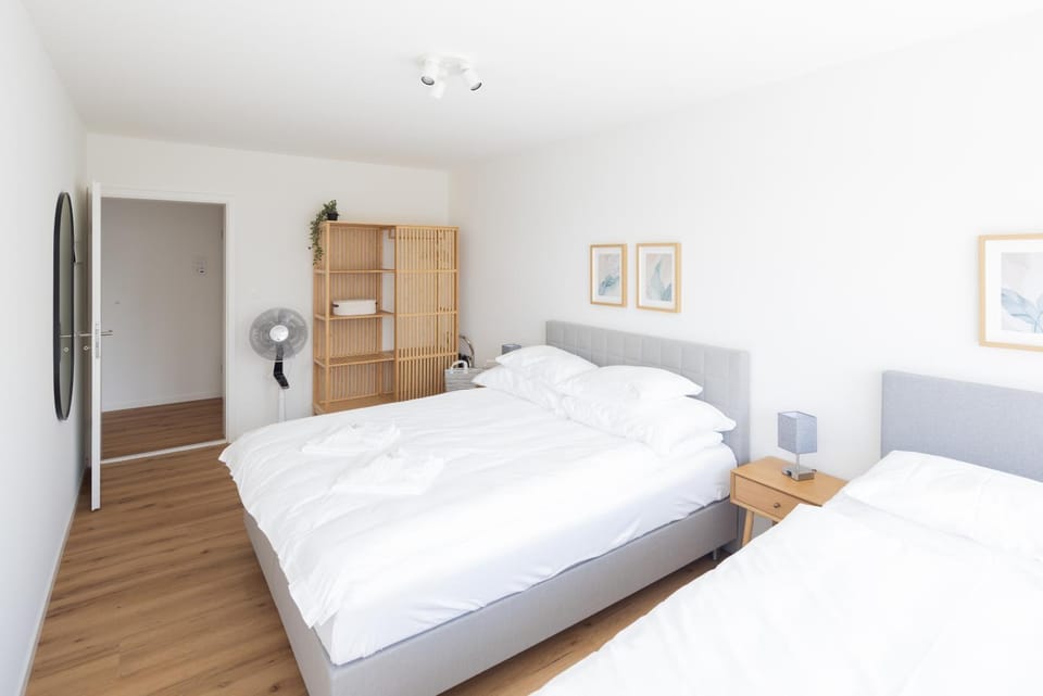 Bed, Photo of the whole room, Bedroom, towels, wardrobe