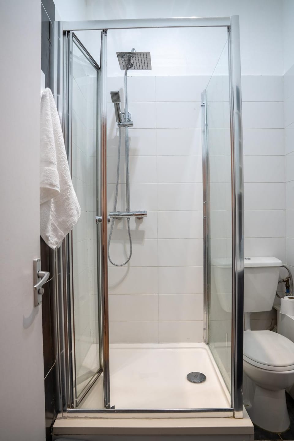 Shower, Toilet