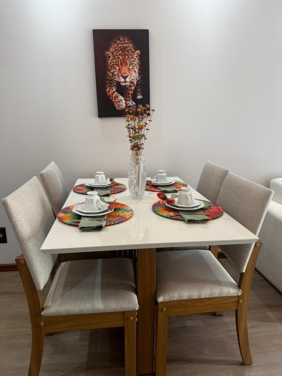 Seating area, Food