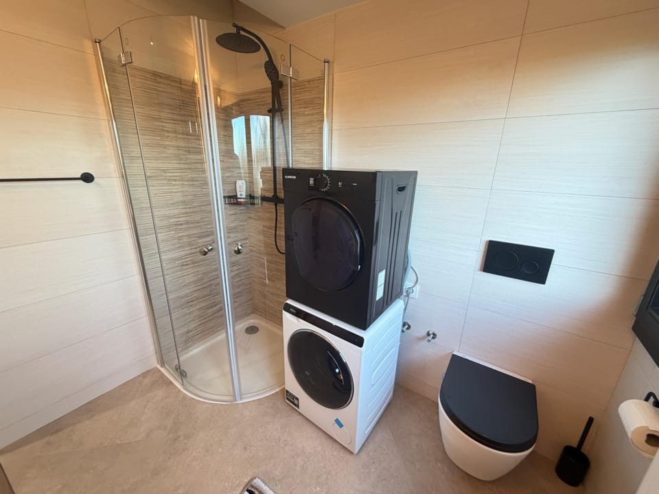 Shower, Toilet, Bathroom, washing machine, dryer