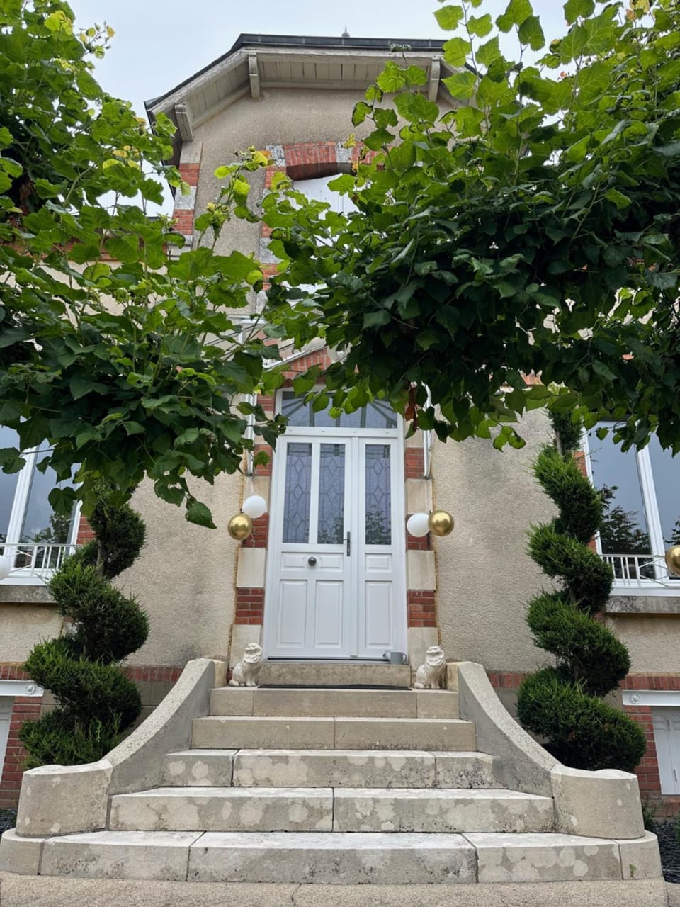Property building, Facade/entrance, Garden