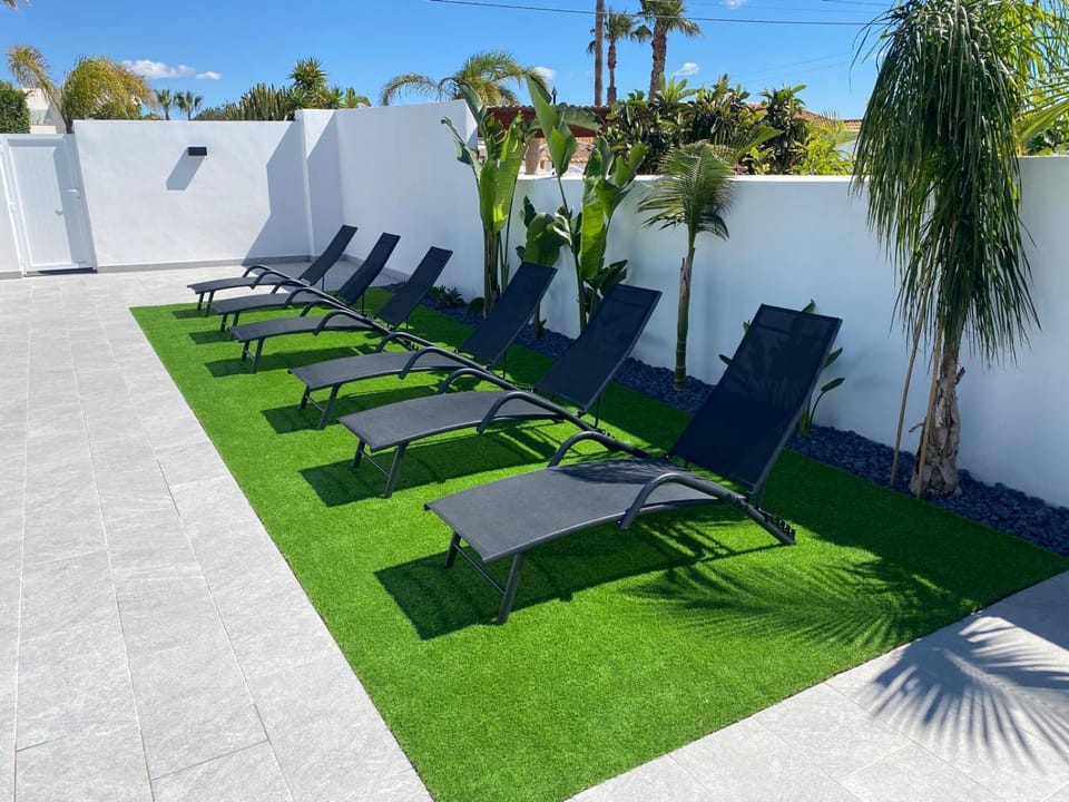 Garden, sunbed