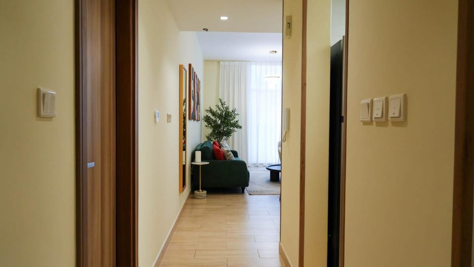 Stunning 2BR Canal & Burj Khalifa Partial View 4 Apartment in Dubai