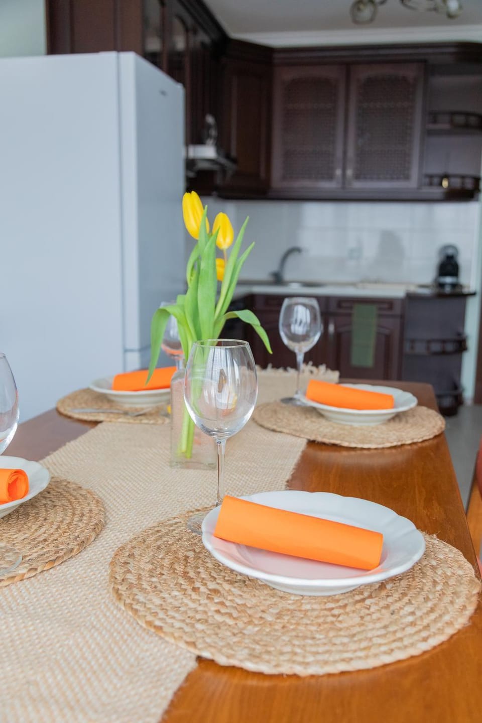 Kitchen or kitchenette, Dining area