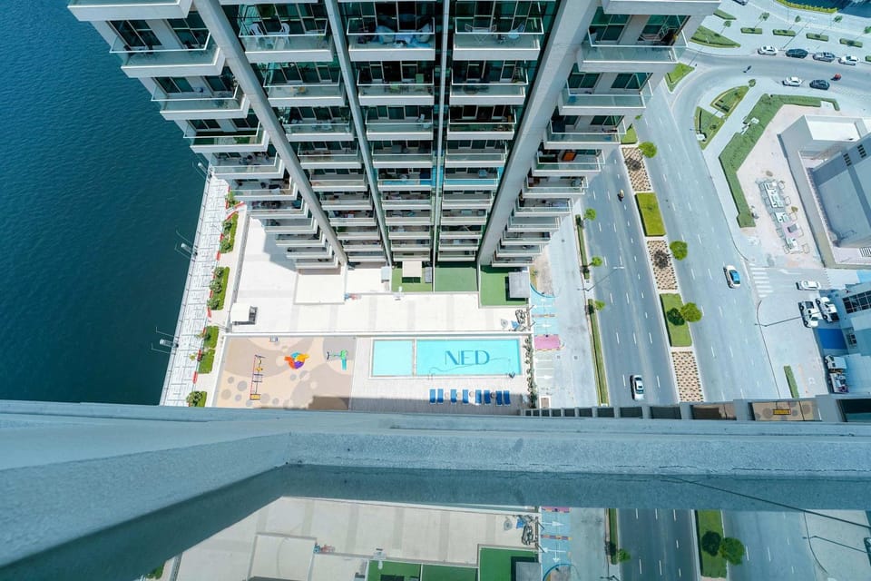 Stunning 2BR Canal & City Skyline View 7 Apartment in Dubai