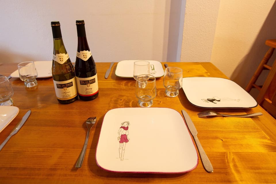 Food and drinks, Dining area, Food, Lunch, Dinner, Drinks, Alcoholic drinks