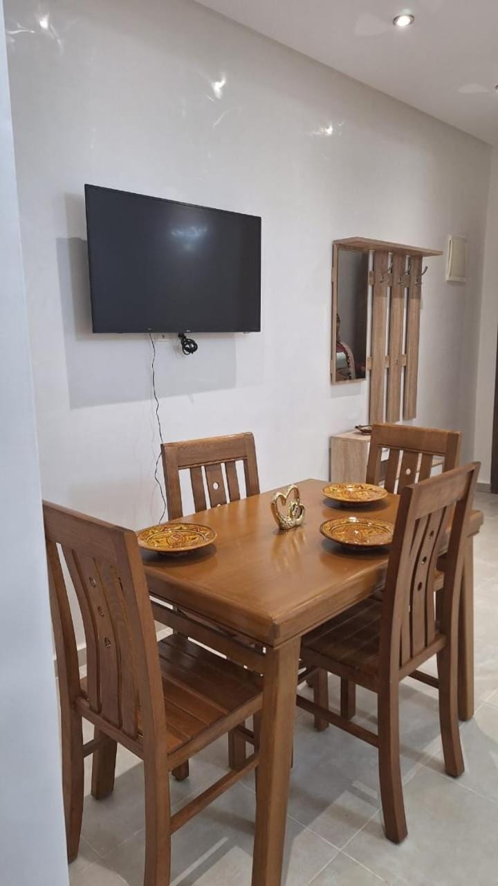 Spacious Apartment with AC & Fast WiFi 5 Guests Apartment in Marrakesh