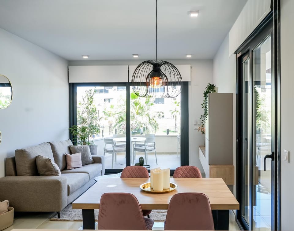 Living room, Dining area