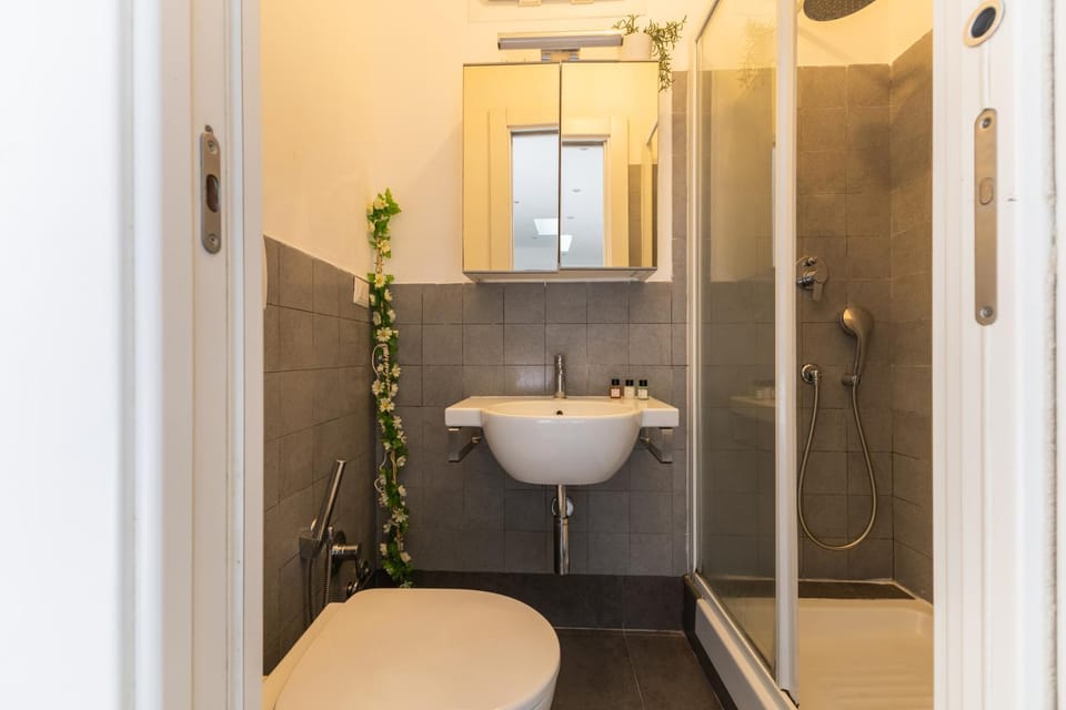 Shower, Toilet, Bathroom