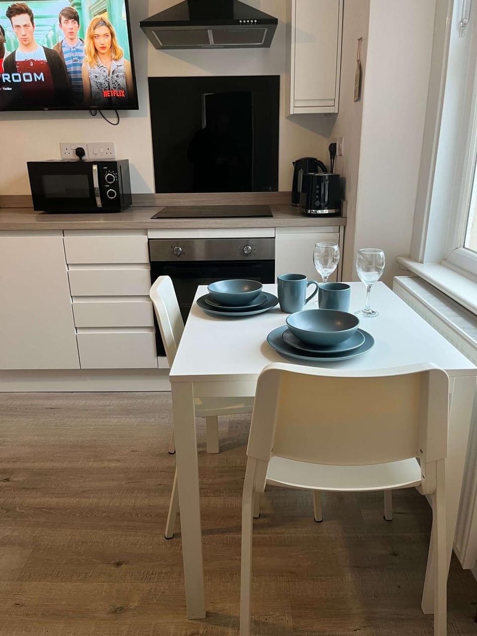 TV and multimedia, Coffee/tea facilities, Kitchen or kitchenette, Dining area