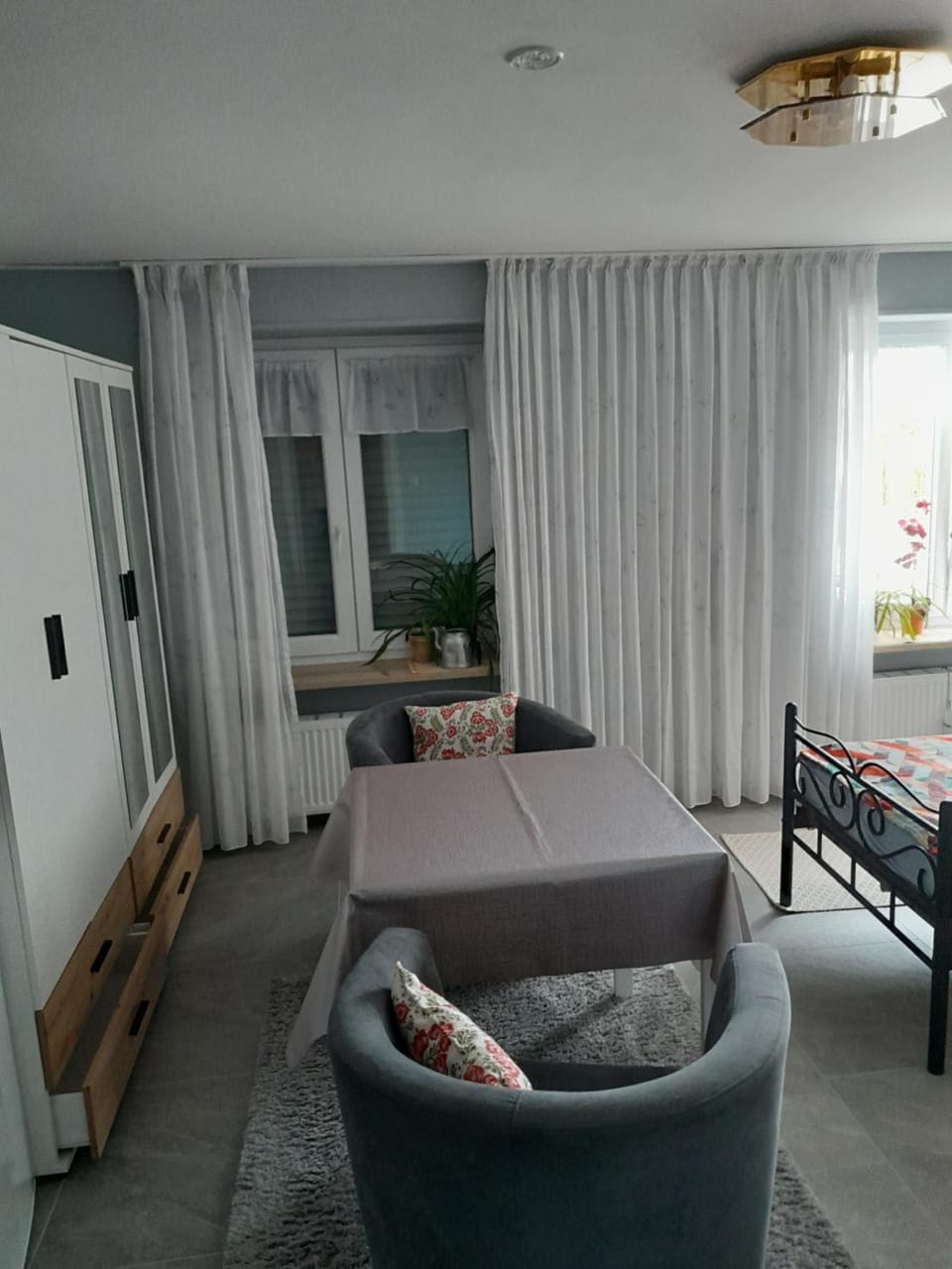Photo of the whole room