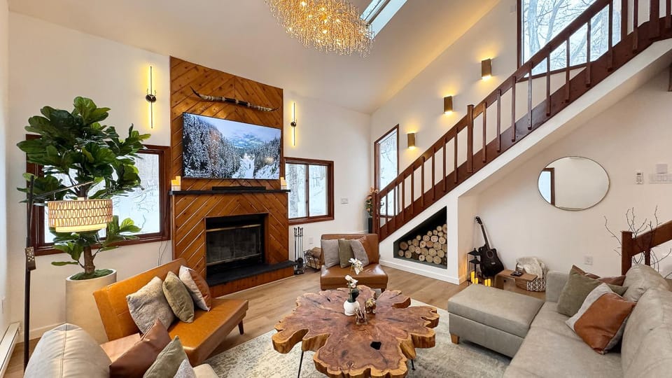 Living room, fireplace