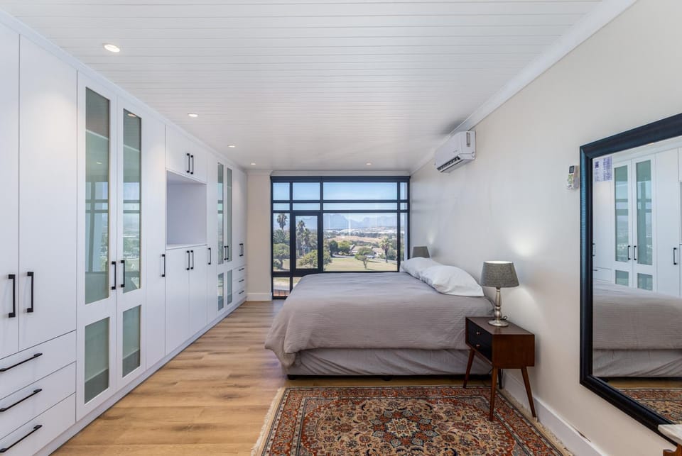 Bed, Bedroom, wardrobe, air conditioner