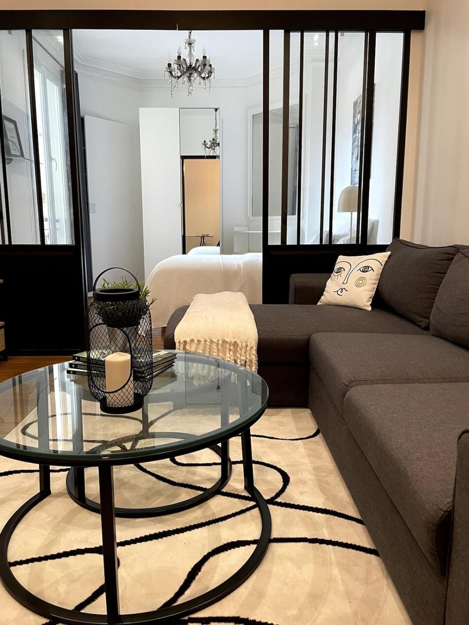 Living room, Photo of the whole room