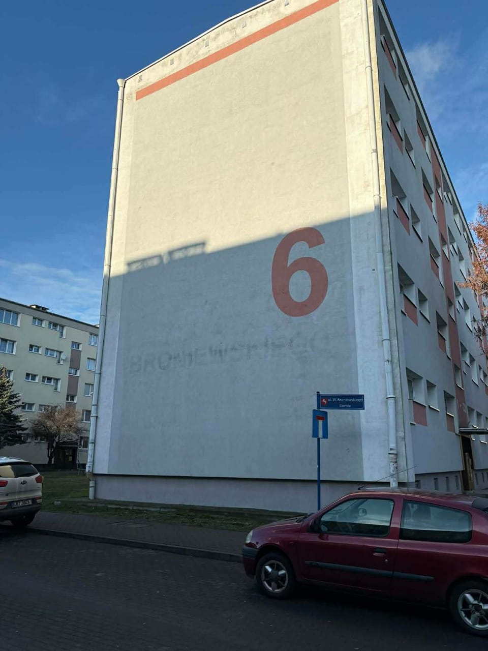 Property building, Location