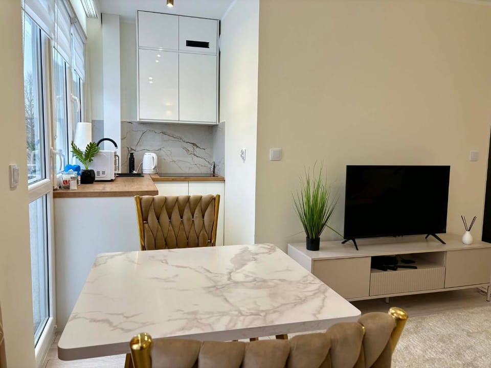 Communal lounge/ TV room, TV and multimedia, Kitchen or kitchenette